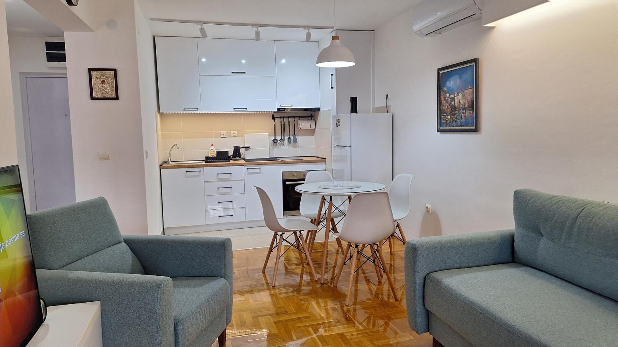 Nest Apartment *
